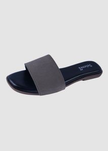 Black flats With multi-styling Straps