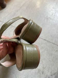 Van Heusen Sandals