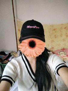 Magnifique Black Cap