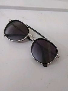 Retro black shades for MEN