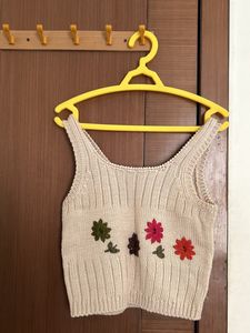 WOOLEN FLORAL TOP FOR WOMEN