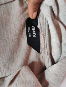 Solid Knit Shrug With Pockets