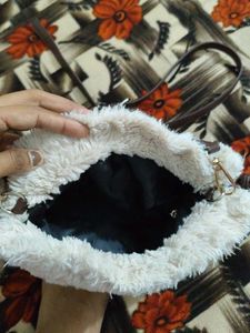 An Brand New Slingbag