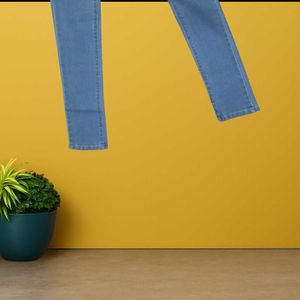 Women sky blue skinny jeans size 28 (O-58)