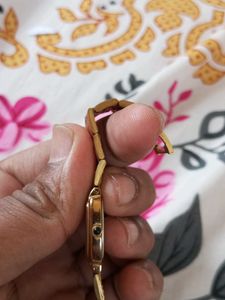 D&#39;signer Orignal Gold Toned 2 Hand Womens Watch