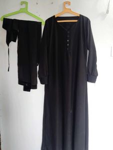 Black Abaya Set With Nakab