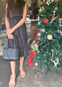 Chic Black Pleated Midi Dress