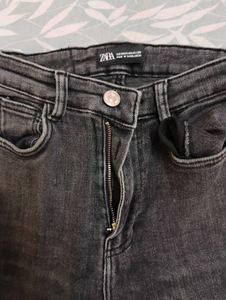 26 Inch Skinny Black Zara Jeans For Sale