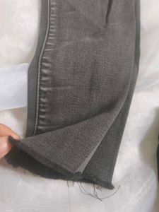 Distressed Skinny Jeans