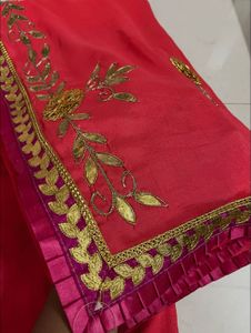 Elegant pink Saree