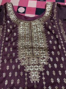 Beautiful Suit With Freebies