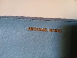 Michael kors sling bag