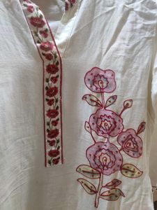 Elegant Floral Embroidered Salwar Kameez