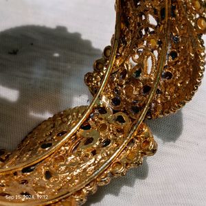 Golden Colour 2*4 Size Bangles