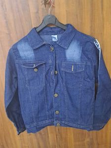 Dennim Jacket With Full Sleeves