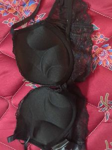32C - H&amp;M Black Lace