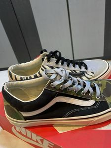 Vans mismatched Print Sneakers