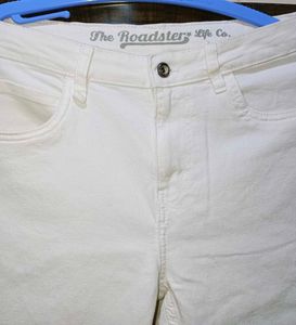 WHITE BELLBOTTOM JEANS
