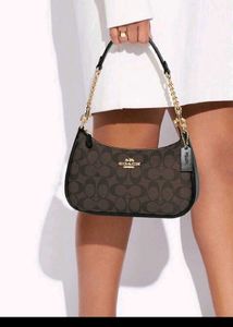 Coach Teri Shoulder Bag First Copy