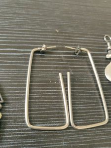 4 pair of earrings(only one time used)