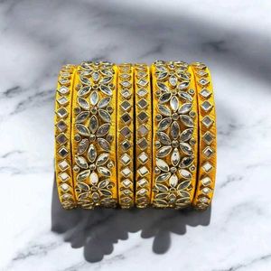 Elegant Kundan Bangle Set