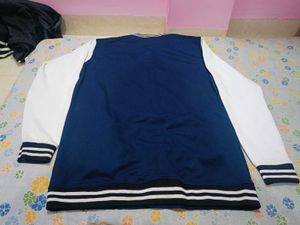 Classy Feminie Women Sweater