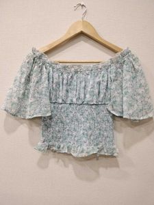 OFF SHOULDER TOP