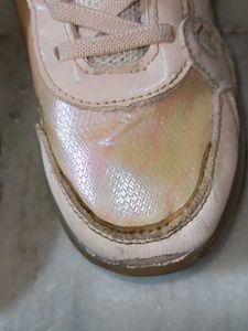 Girl&#39;s Pink &#34;Kisses&#34; Sneakers