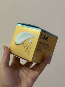 Lakme Hyaluronic Dewy Gel Creme