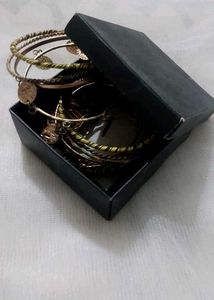 Beautiful Metallic Bangle Set Available