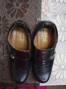 Boys&#39; Black Dress Shoes - Size Unknown