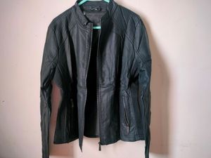 BLACK LEATHER JACKET