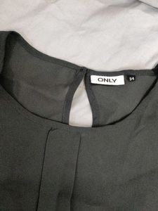 Chic Grey Top