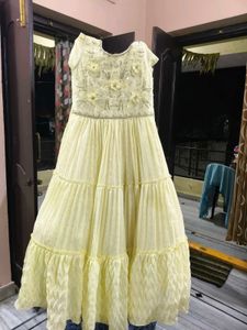 Girls yellow dress