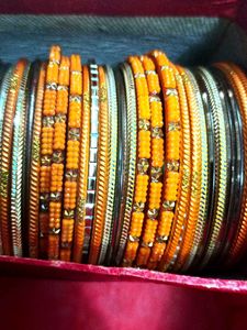 Beautiful Glass Bangle Set