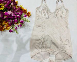 🇳🇿💫🔥 Beige Colour Imported Lace Trim Bodysuit