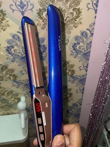 VEGA Hair Straightener