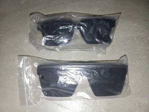 Side And Lunch Bag With 2 Sunglasses