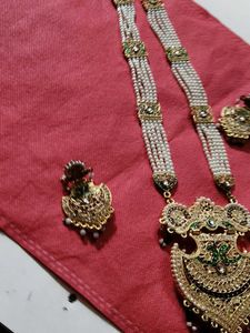 Elegant Pearl Necklace Set