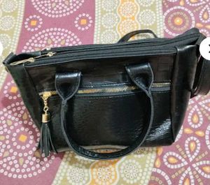 Stylish Black Shoulder Bag