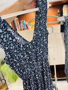 Beautiful strechable jumpsuit with belt