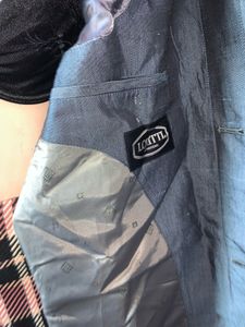 Elegant unisex Coat lenth 38 (2dec4)