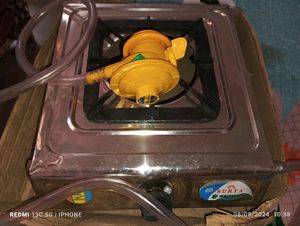 Gas Stove With Pipe &amp; Regulator