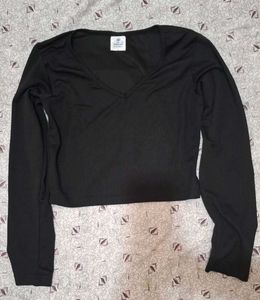 Black Long Sleeve Crop Top