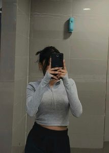Sporty Grey Fitted Full-Sleeve Crop Top