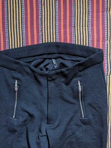 Black Jeggings with side zip 🌟
