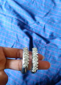 1Backpin, 2 Earrings Combo