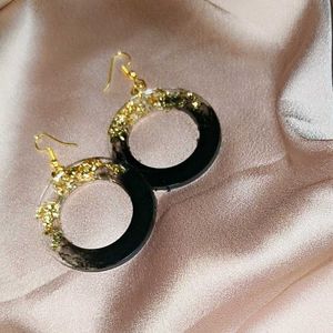 Resin Earing.