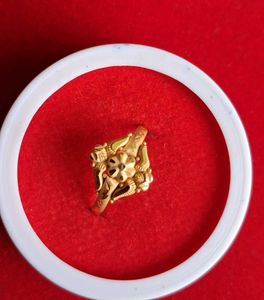 Elegant Gold Ring