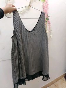 Chic Sleeveless Top